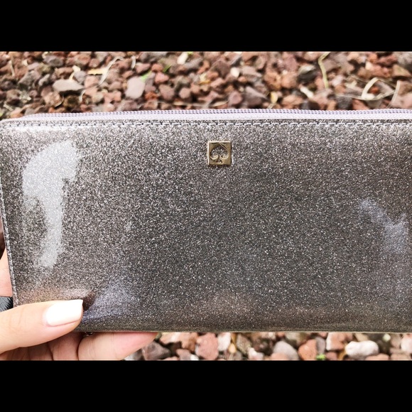 Gaby’sBags👜💕- NWT Kate spade zip around wallet - Picture 2 of 5